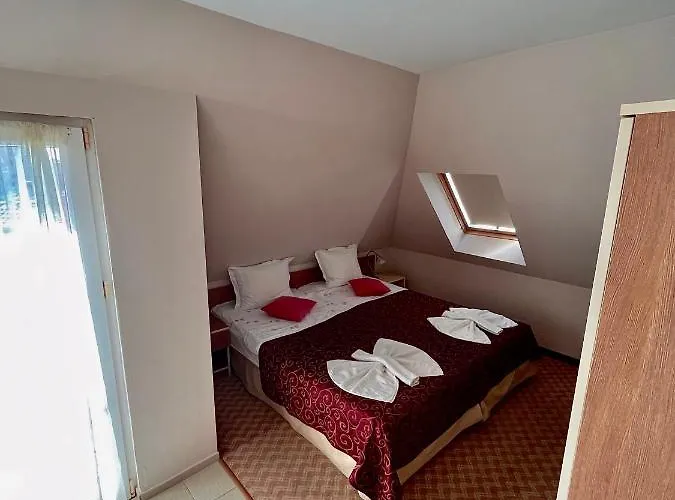 招待所 Debimar 3*