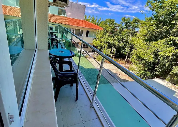 招待所 Debimar 3*